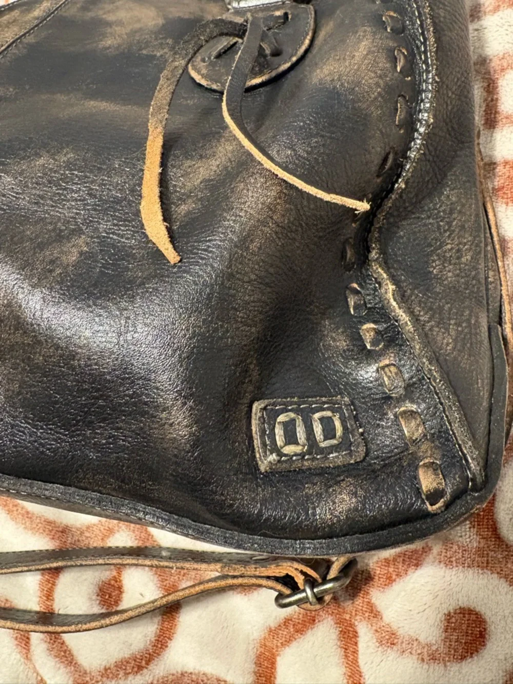 Bed Stu Rockababy Black Distressed Leather Shoulder Bag - Picture 3 of 6